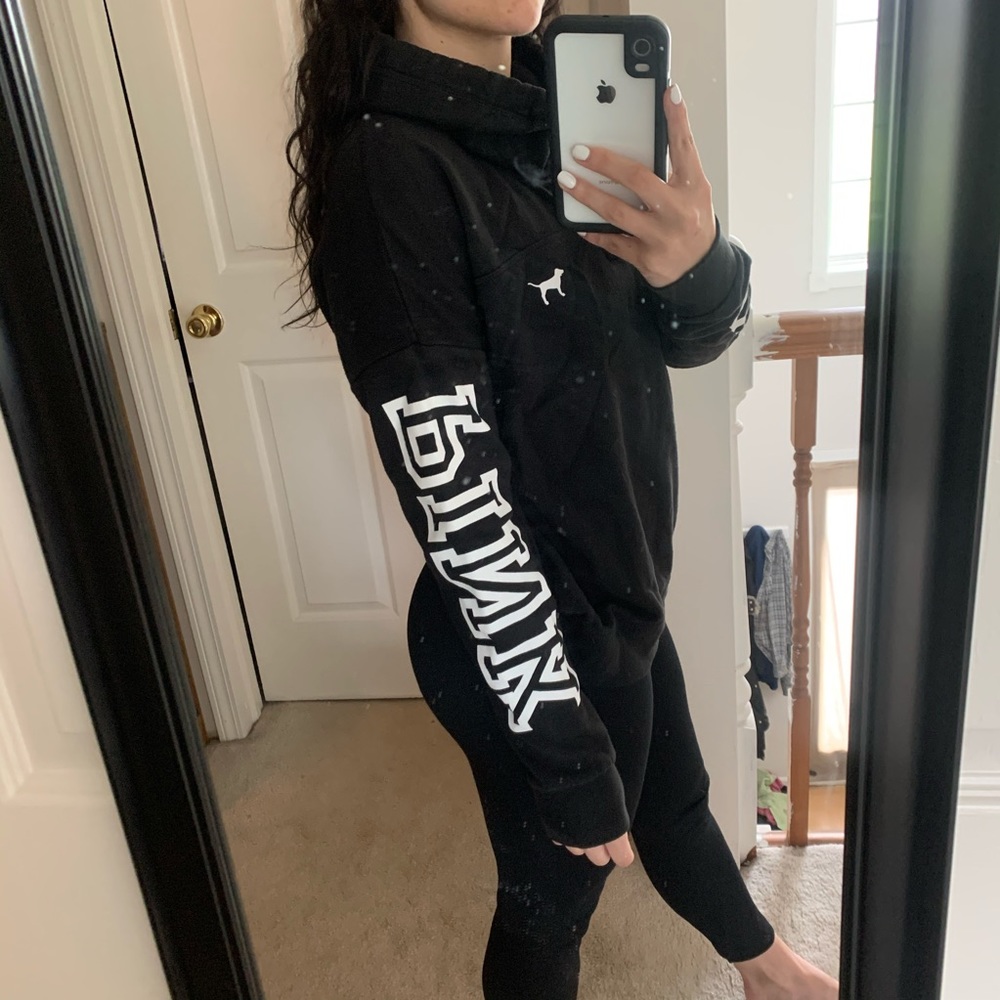 Victoria’s Secret PINK sweatshirt with cowl neck💕